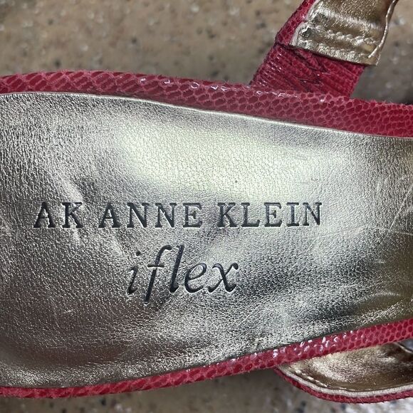Anne Klein iFlex red lizard embossed sueded leather wood heel comfort sandals - Picture 13 of 16